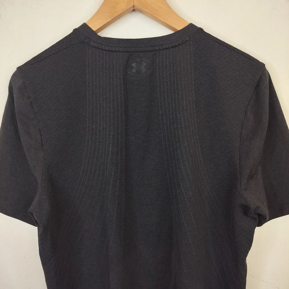 Under Armour Rush T-Shirt Celliant HeatGear Seamless Athletic